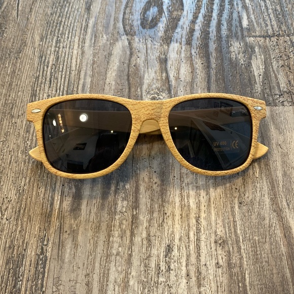 Corona Wood Sunglasses BNIP - Picture 1 of 8